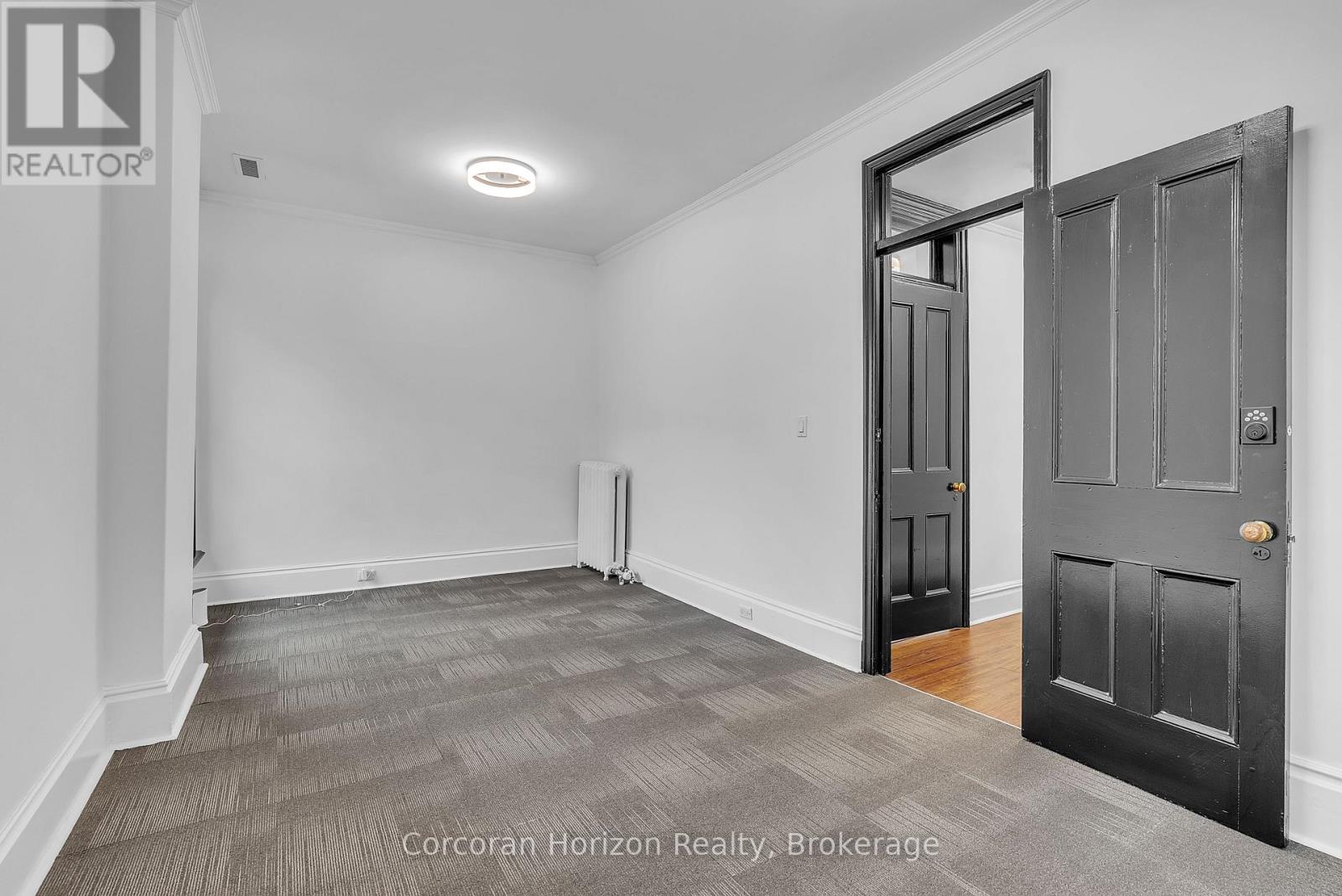 2nd Flr - 203 Macnab Street S, Hamilton, Ontario L8P 3C8 - Photo 11 - X12613504