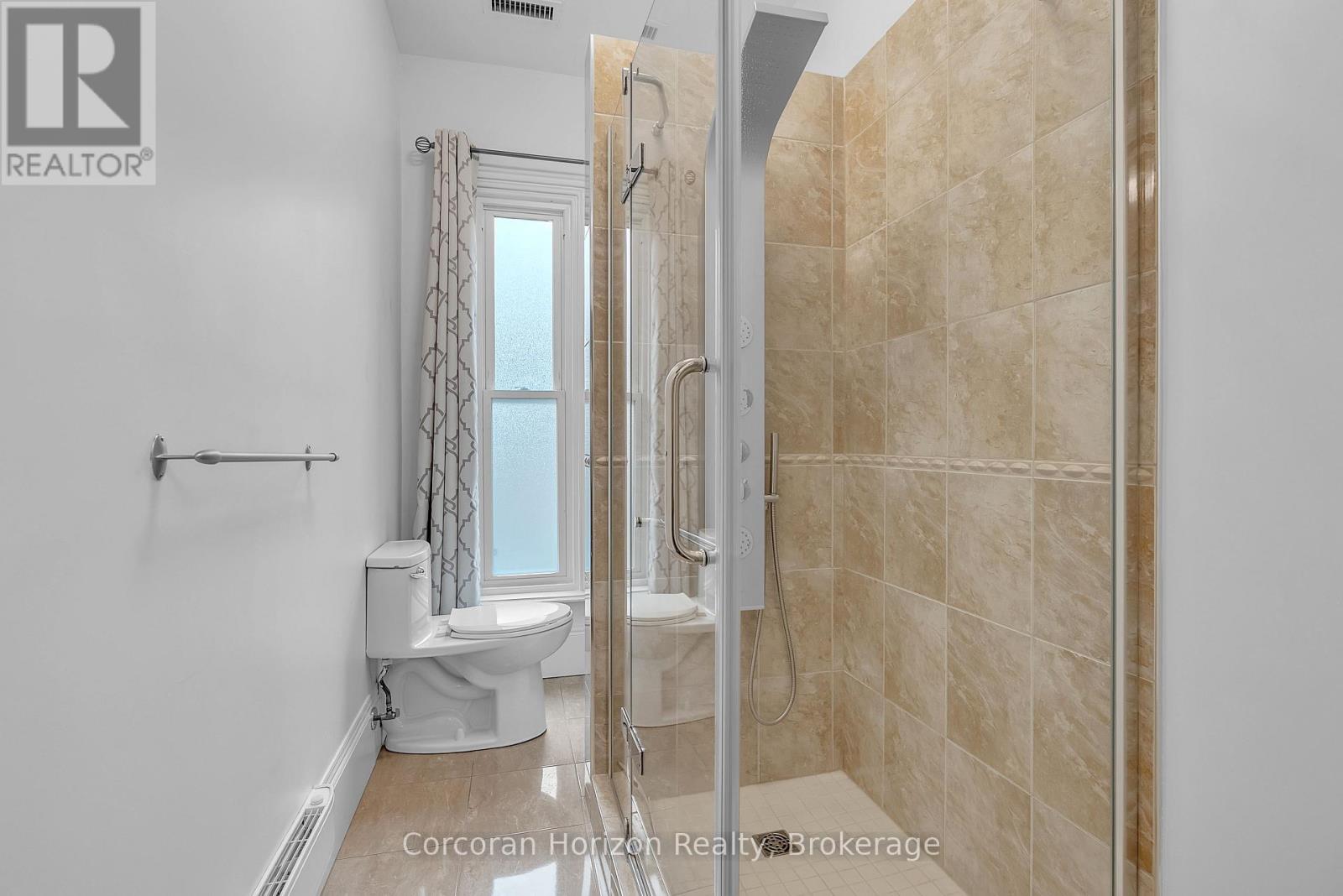 2nd Flr - 203 Macnab Street S, Hamilton, Ontario L8P 3C8 - Photo 12 - X12613504