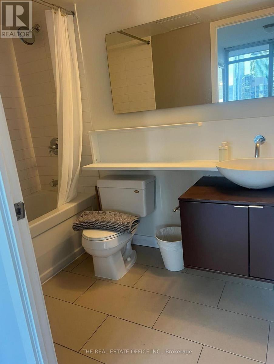 2808 - 15 Fort York Boulevard, Toronto, Ontario M5V 3Y4 - Photo 8 - C12611680