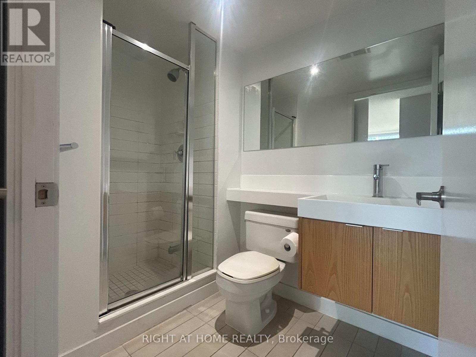 3702 - 25 Telegram Mews, Toronto, Ontario M5V 3Z1 - Photo 14 - C12612724