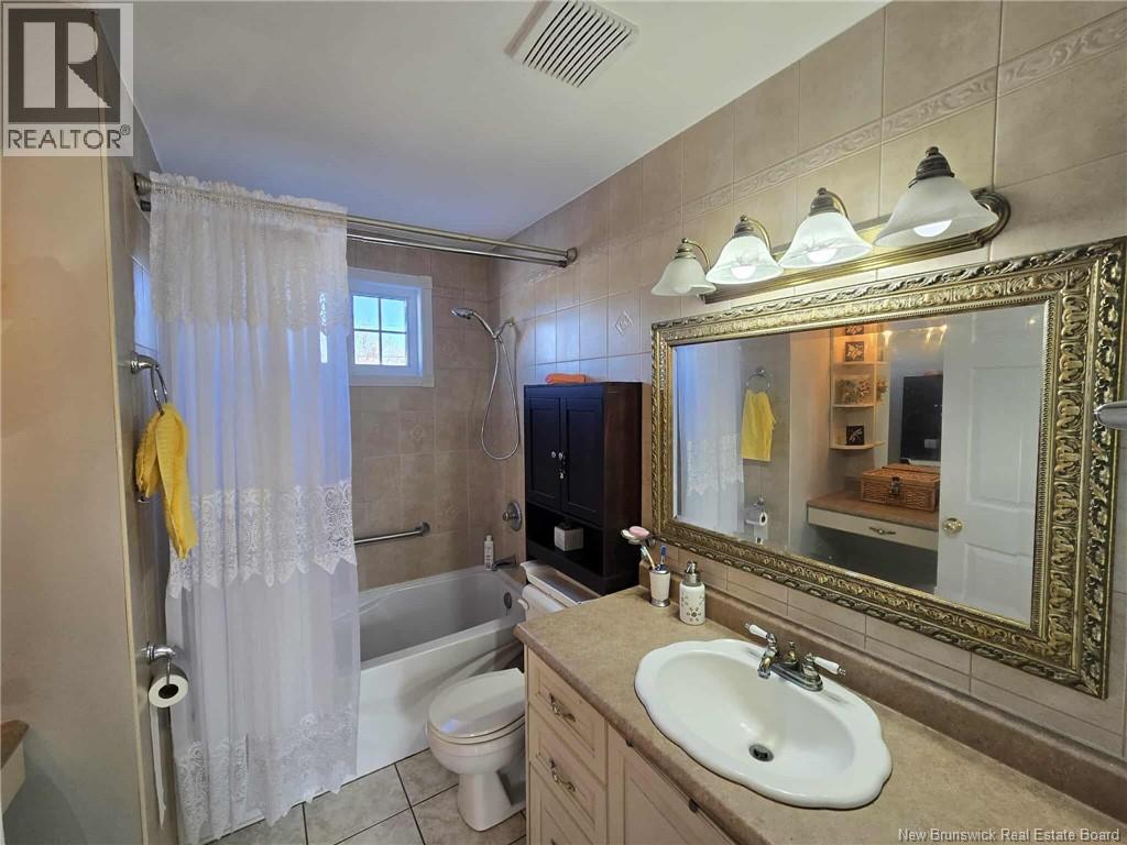 210 Francine, Beresford, New Brunswick E8K 1N8 - Photo 15 - NB131137