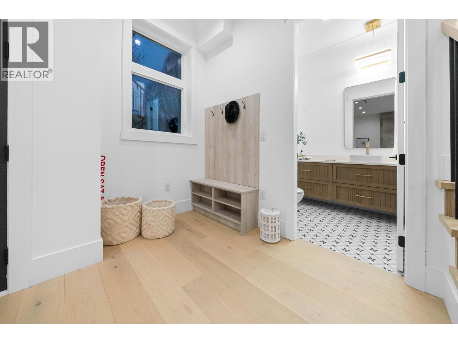 4990 Sherbrooke Street, Vancouver, British Columbia V5W 3M2 - Photo 3 - R2997425