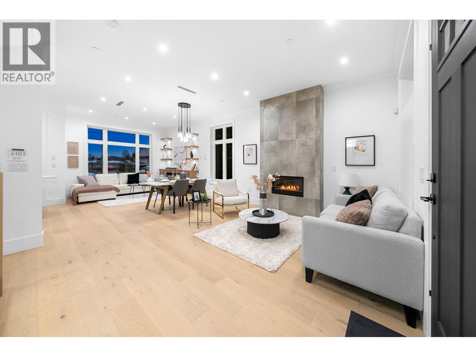 4990 Sherbrooke Street, Vancouver, British Columbia V5W 3M2 - Photo 2 - R2997425