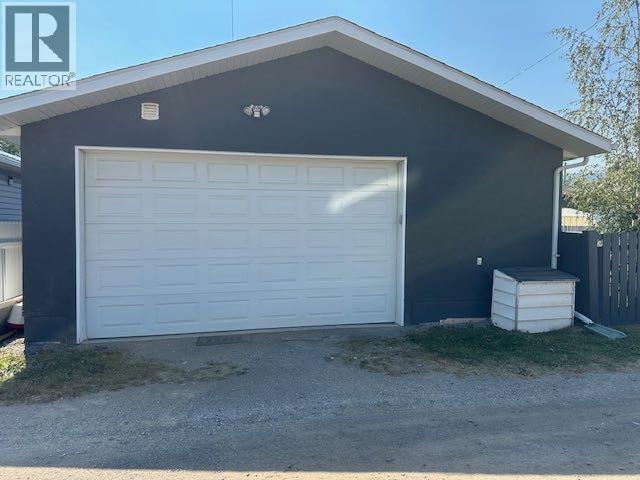 11945 21 Avenue, Blairmore, Alberta  T0K 0E0 - Photo 8 - A2251940