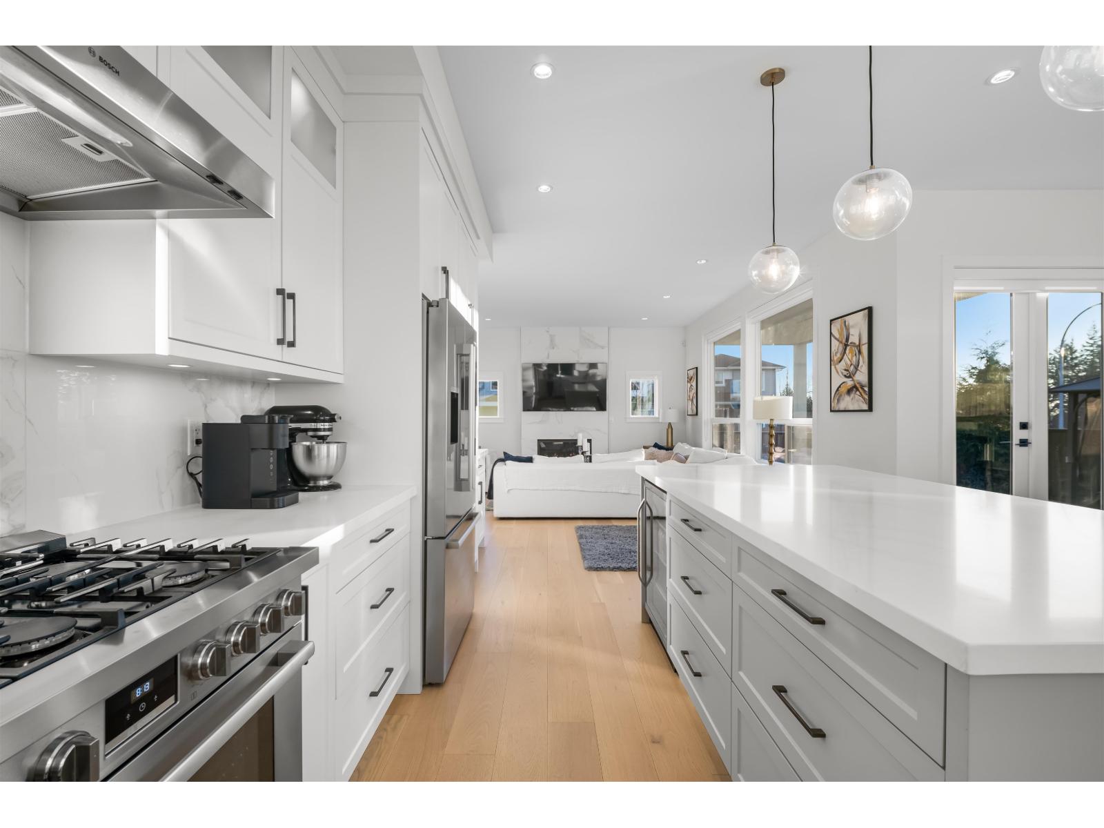 2055 167a Street, Surrey, British Columbia  V3Z 1J4 - Photo 4 - R3072877