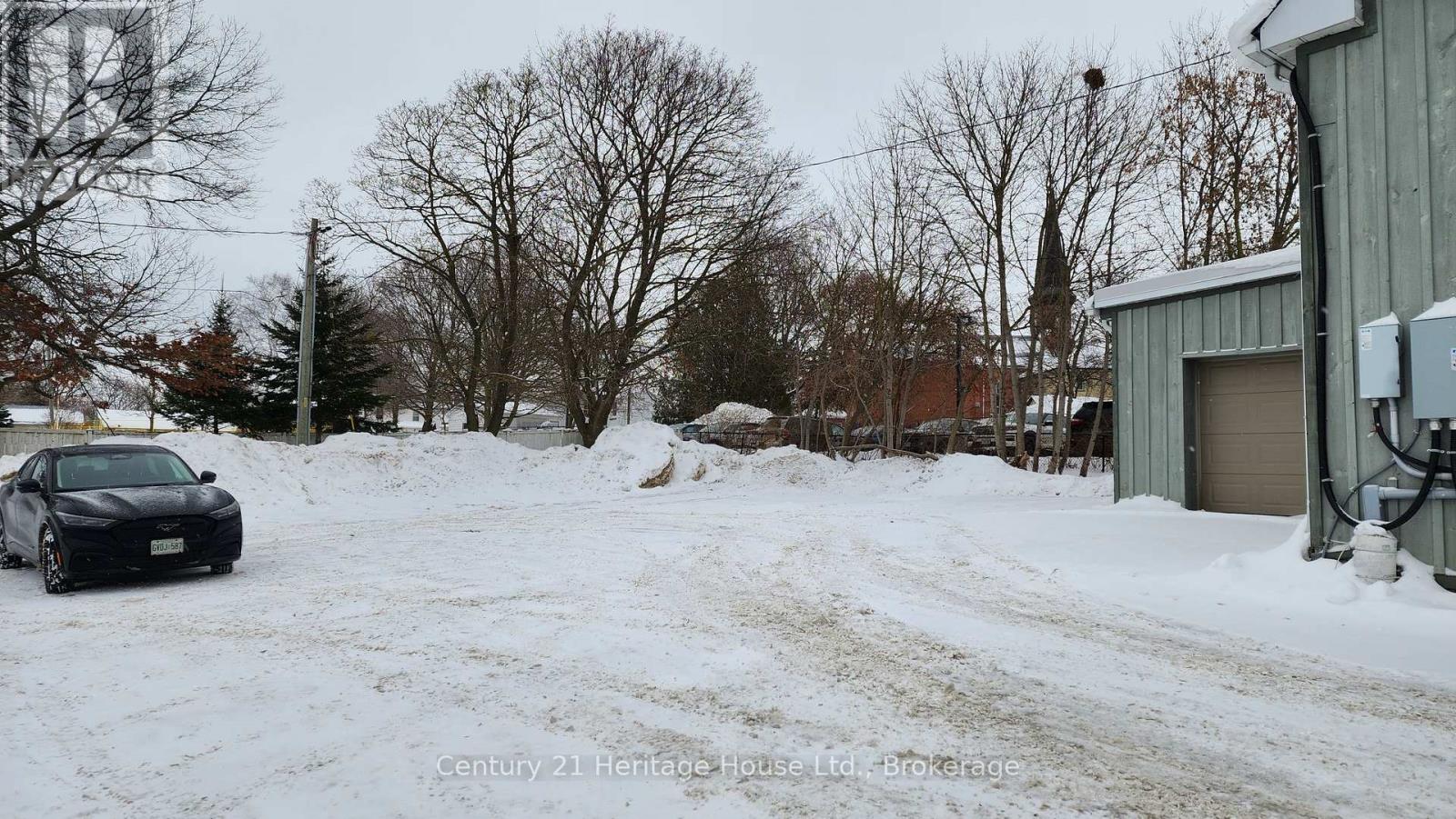 286 Main Street S, Wellington North (Mount Forest), Ontario  N0G 2L0 - Photo 3 - X12613490