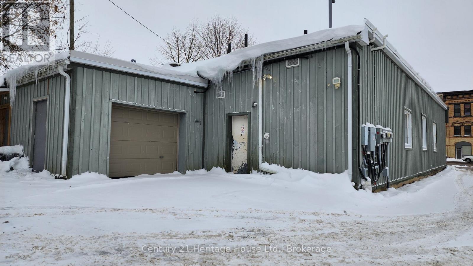 286 Main Street S, Wellington North (Mount Forest), Ontario  N0G 2L0 - Photo 6 - X12613490
