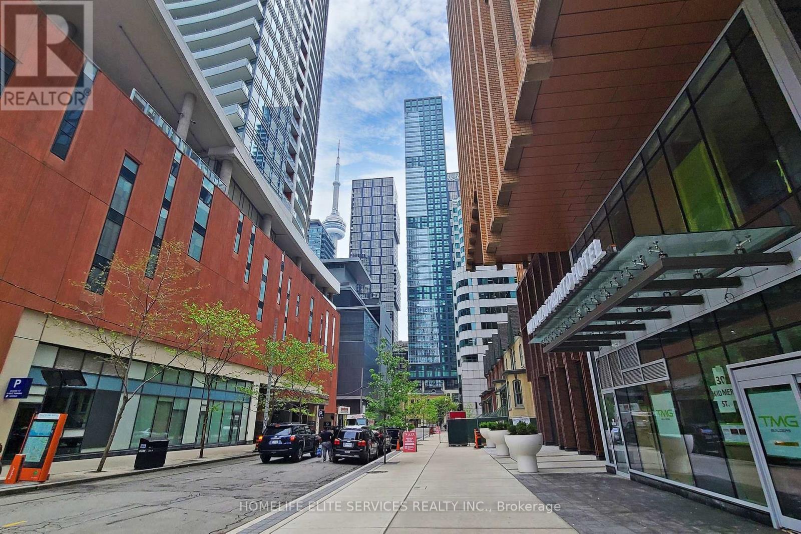 703 - 327 King Street W, Toronto, Ontario  M5V 0W7 - Photo 3 - C12613482
