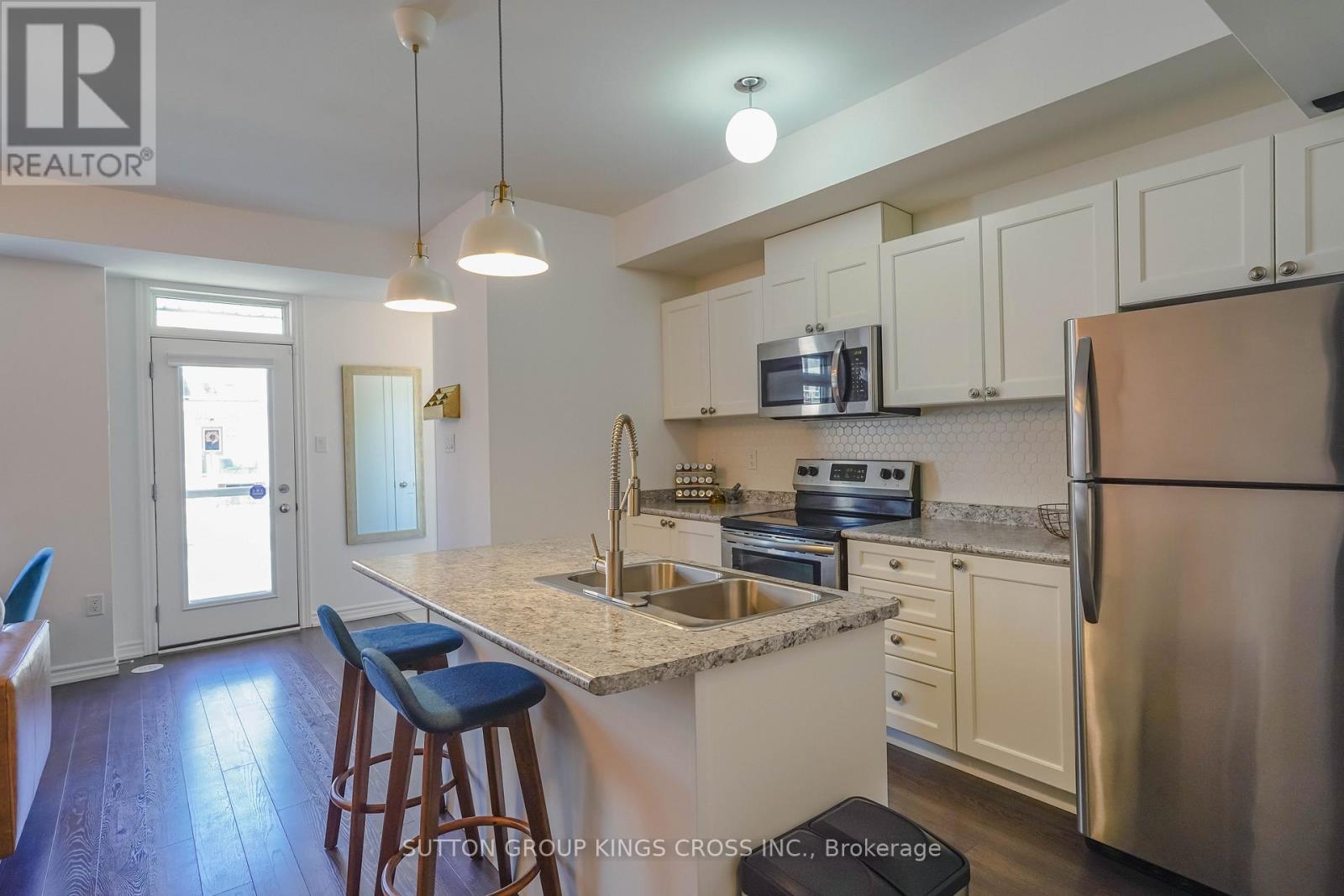 1813 Rex Heath Drive, Pickering, Ontario  L1X 0E4 - Photo 11 - E12612852