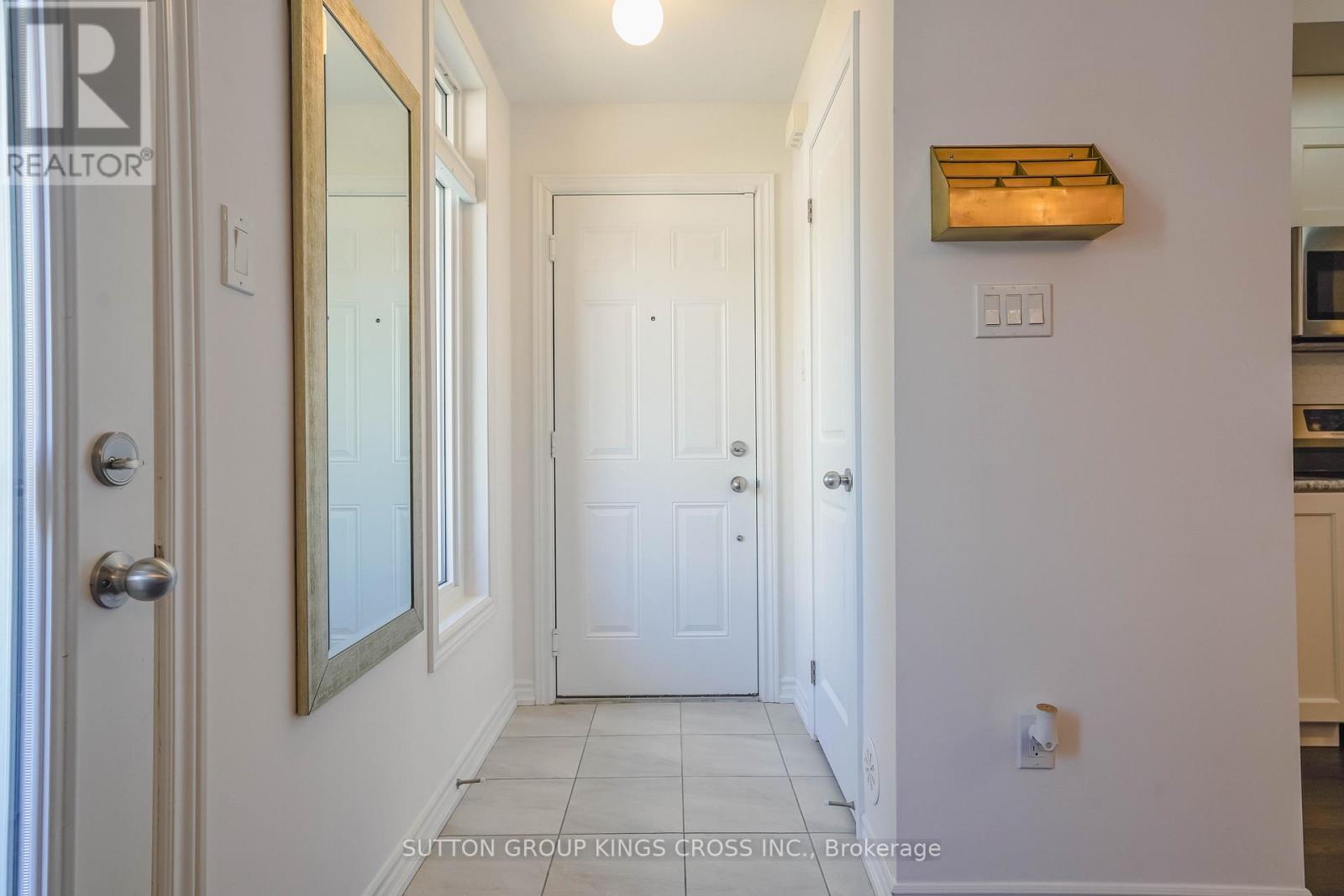 1813 Rex Heath Drive, Pickering, Ontario  L1X 0E4 - Photo 2 - E12612852