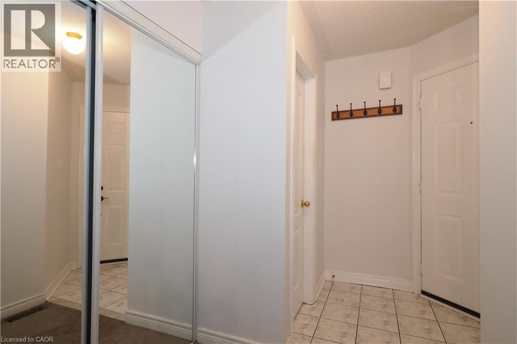 127 Essex Point Drive, Cambridge, Ontario  N1T 1W6 - Photo 5 - 40788462