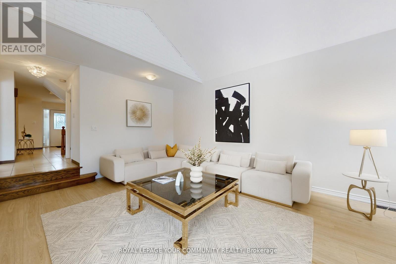 170 Garden Avenue, Richmond Hill, Ontario  L4C 6M2 - Photo 12 - N12613506