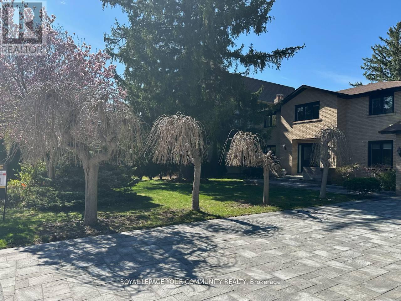 170 Garden Avenue, Richmond Hill, Ontario  L4C 6M2 - Photo 3 - N12613506