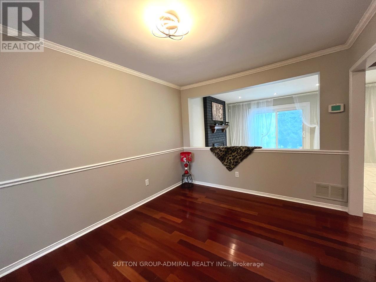 71 Covent Crescent, Aurora, Ontario  L4G 6R1 - Photo 10 - N12613524