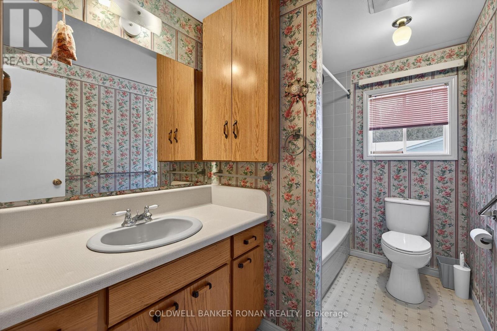 2 Balsam Court S, New Tecumseth, Ontario  L0G 1W0 - Photo 29 - N12613548