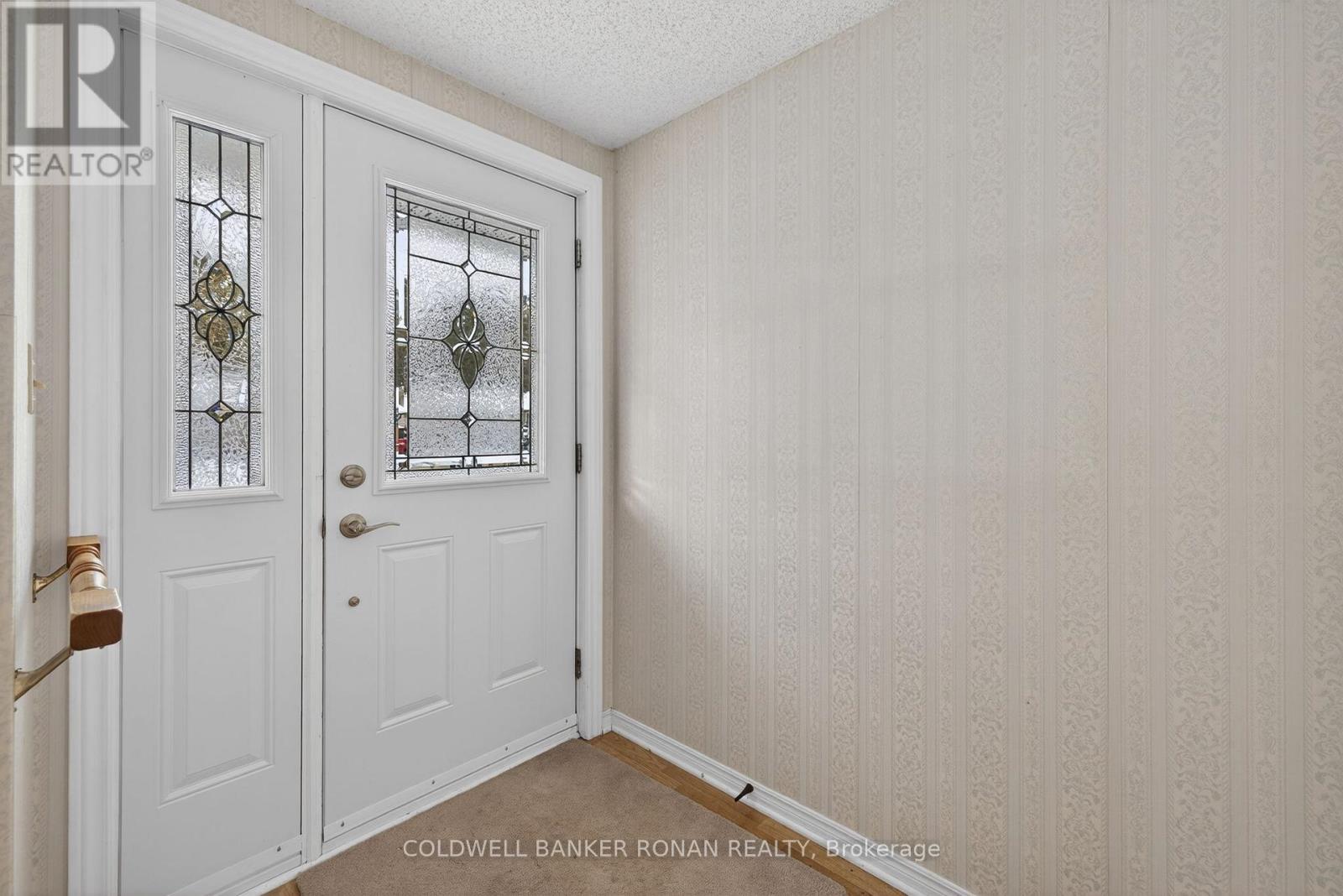 2 Balsam Court S, New Tecumseth, Ontario  L0G 1W0 - Photo 5 - N12613548