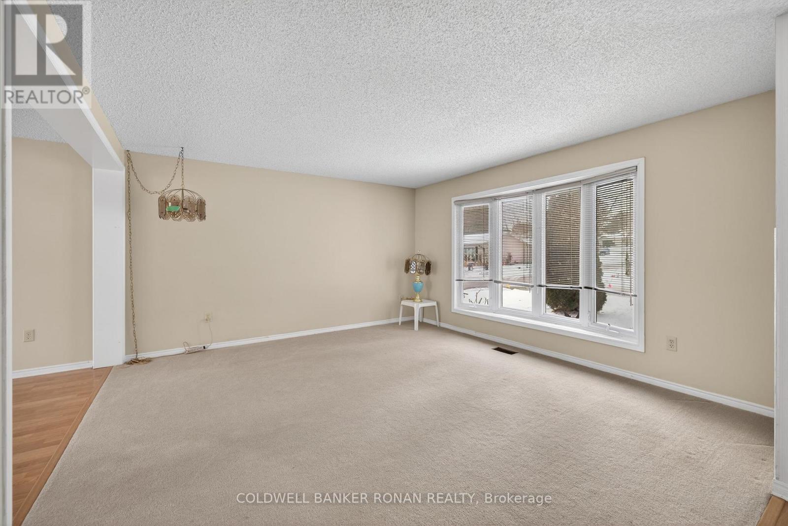 2 Balsam Court S, New Tecumseth, Ontario  L0G 1W0 - Photo 7 - N12613548