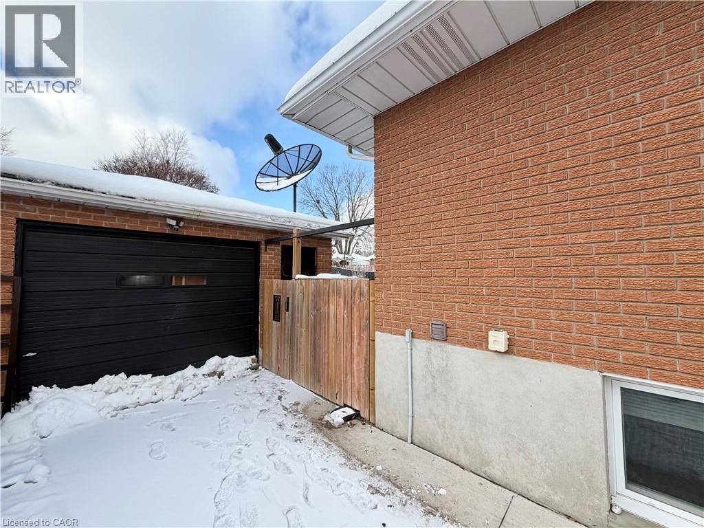 66 Chalmers Street S, Cambridge, Ontario  N1R 6A6 - Photo 4 - 40790259
