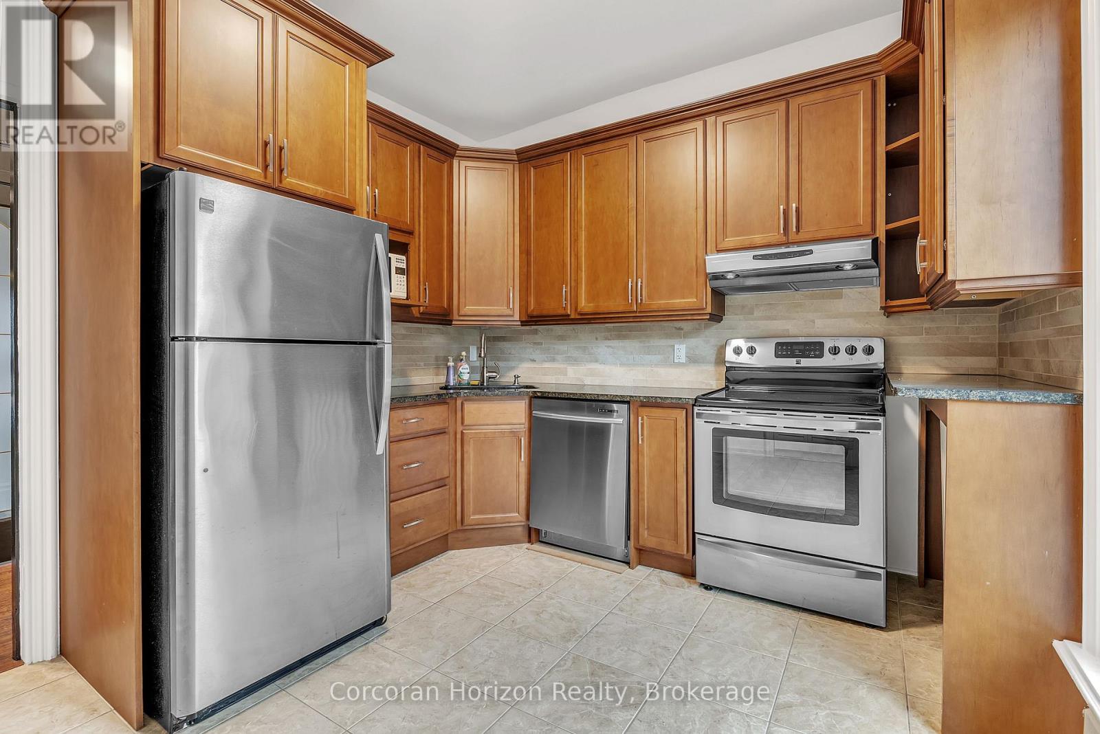 5 - 203 Macnab Street S, Hamilton (Durand), Ontario  L8P 3C8 - Photo 11 - X12613698