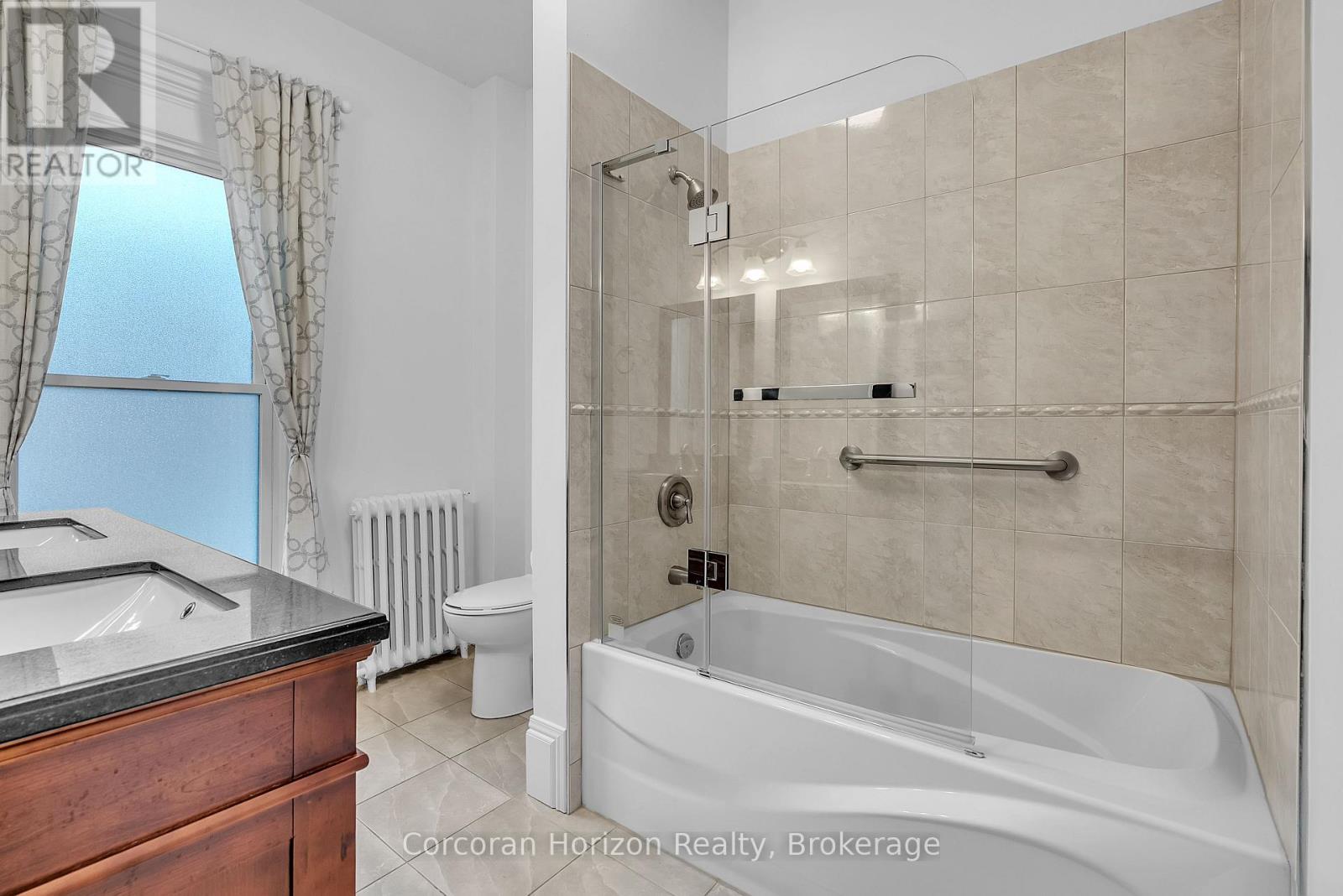 5 - 203 Macnab Street S, Hamilton (Durand), Ontario  L8P 3C8 - Photo 12 - X12613698