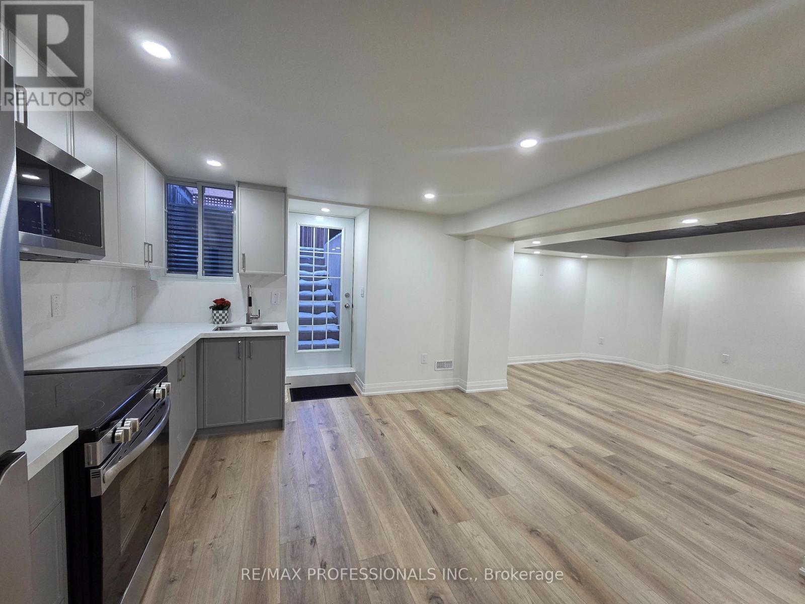 2 - 63 Brisdale Drive, Brampton, Ontario  L7A 2G8 - Photo 2 - W12613486