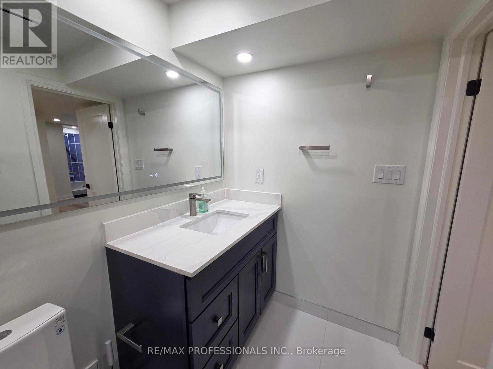 2 - 63 Brisdale Drive, Brampton, Ontario  L7A 2G8 - Photo 5 - W12613486