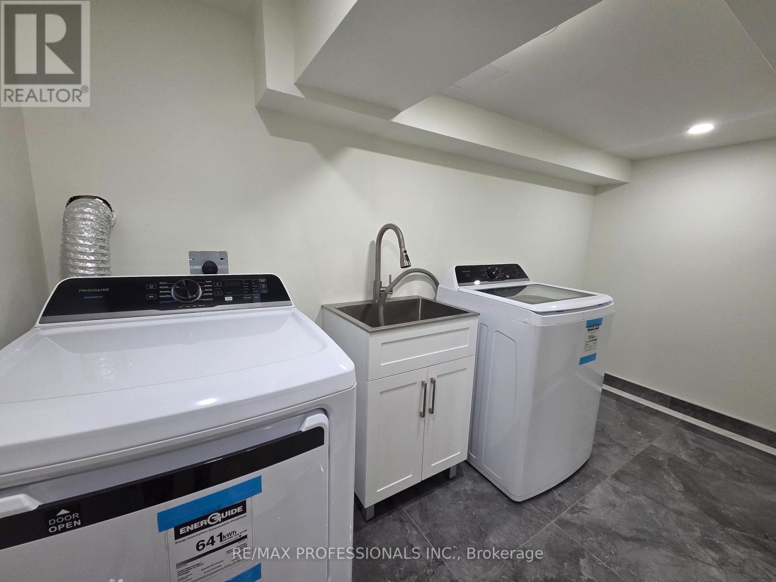 2 - 63 Brisdale Drive, Brampton, Ontario  L7A 2G8 - Photo 8 - W12613486