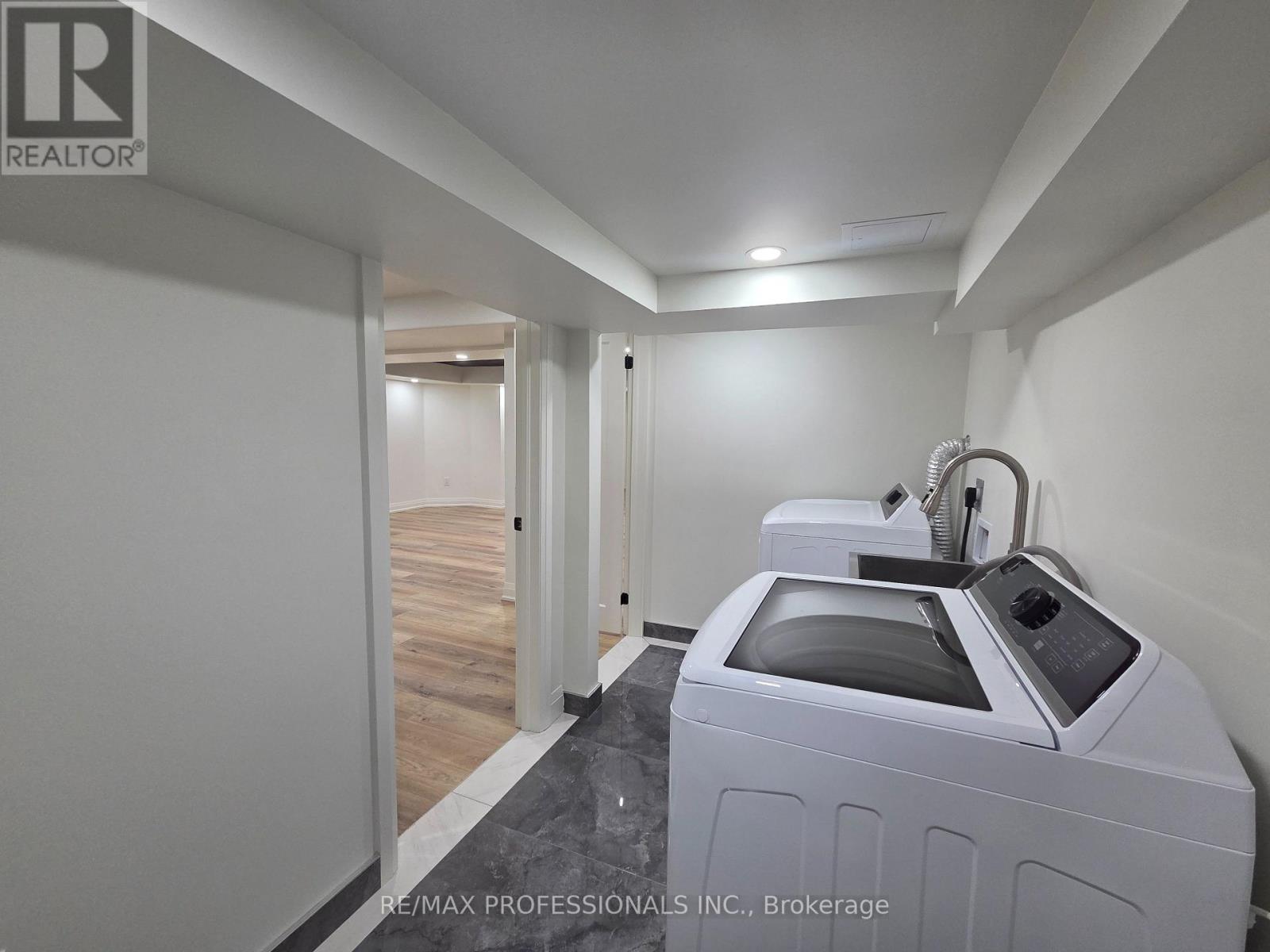 2 - 63 Brisdale Drive, Brampton, Ontario  L7A 2G8 - Photo 9 - W12613486