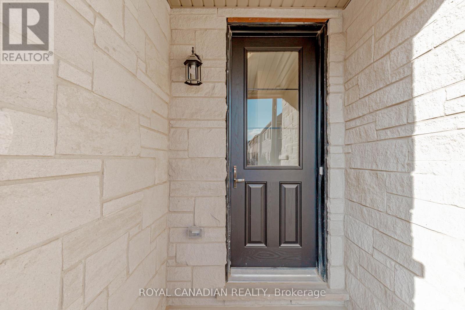 1453 National Common, Burlington, Ontario  L7P 0V7 - Photo 5 - W12613516