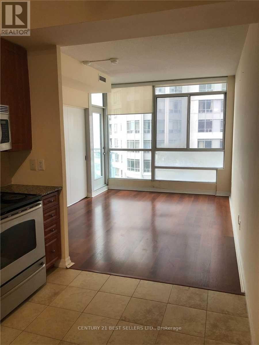 801 - 225 Webb Drive, Mississauga, Ontario  L5B 3Y5 - Photo 6 - W12613526