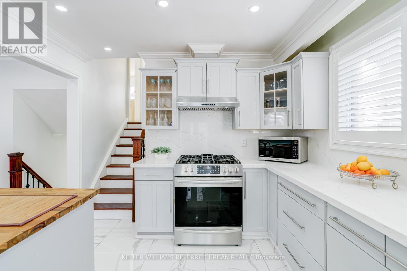 15 Glenda Road, Toronto (Scarborough Village), Ontario  M1M 2H5 - Photo 9 - E12613344