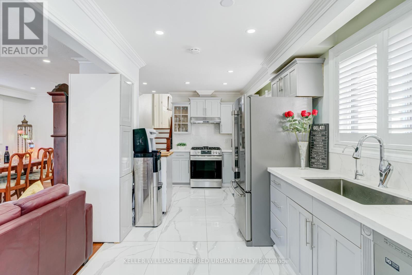 15 Glenda Road, Toronto (Scarborough Village), Ontario  M1M 2H5 - Photo 6 - E12613344