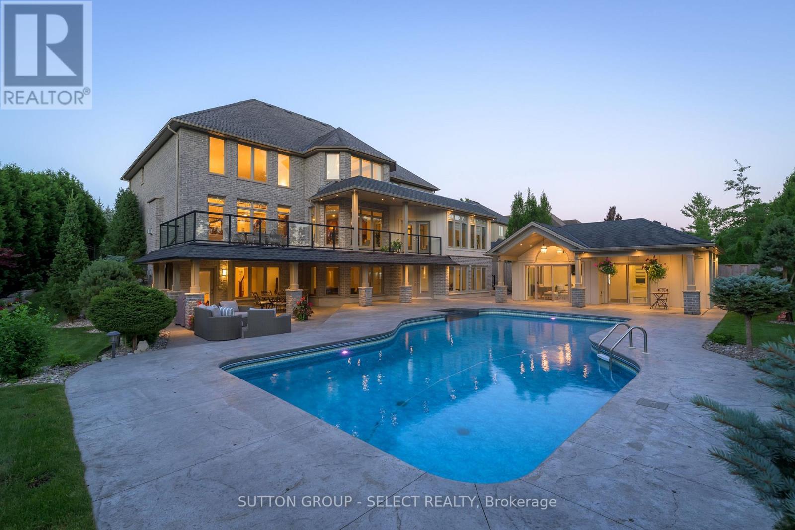 2142 Valleyrun Boulevard, London North, Ontario  N6G 5M7 - Photo 1 - X12393746