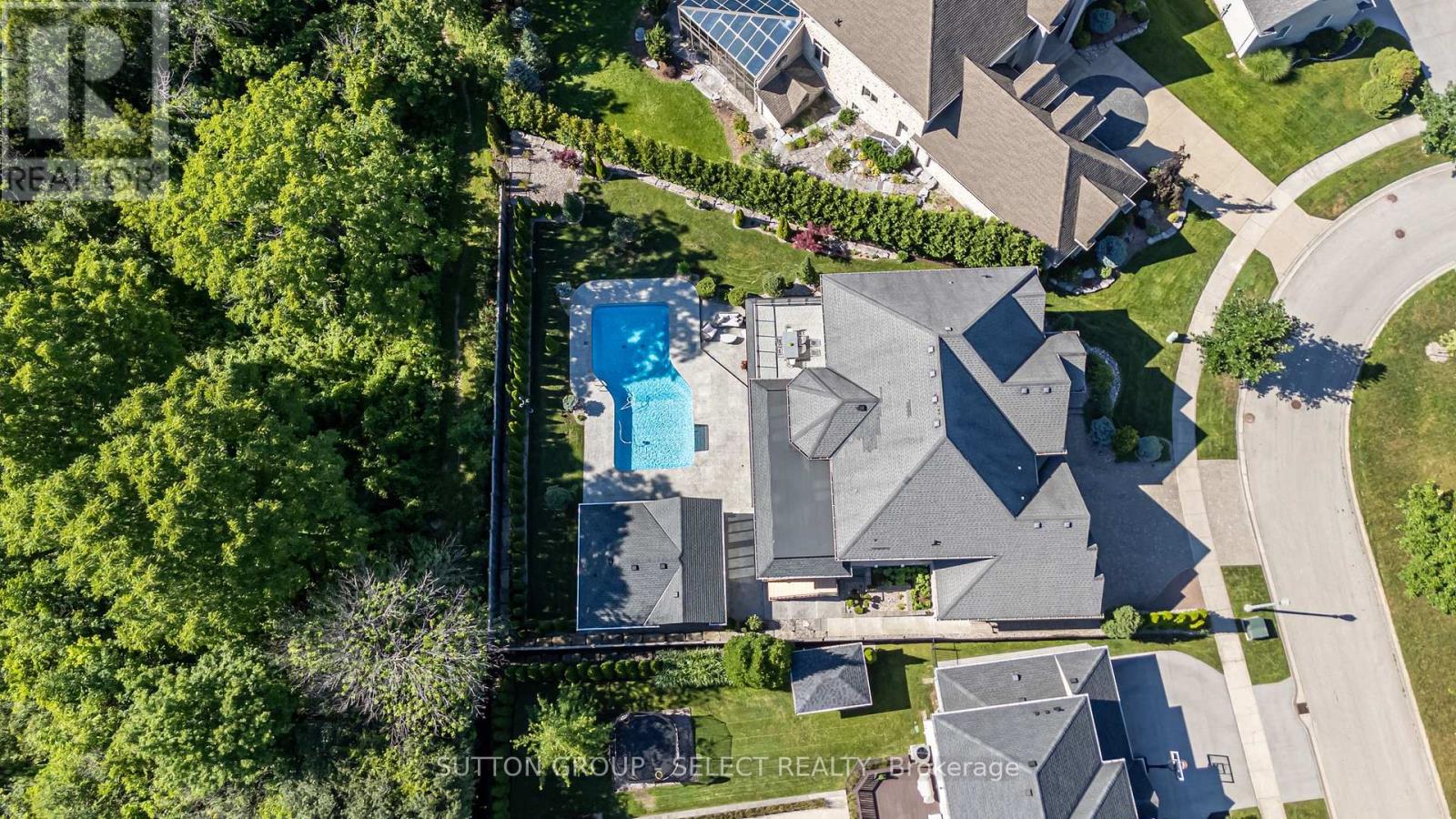 2142 Valleyrun Boulevard, London North, Ontario  N6G 5M7 - Photo 11 - X12393746