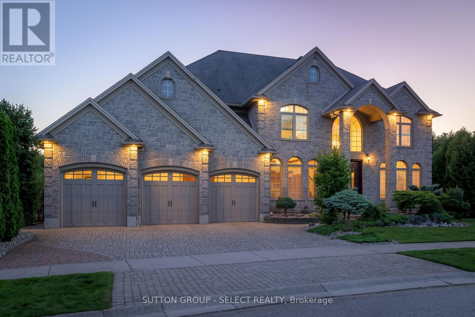 2142 Valleyrun Boulevard, London North, Ontario  N6G 5M7 - Photo 3 - X12393746