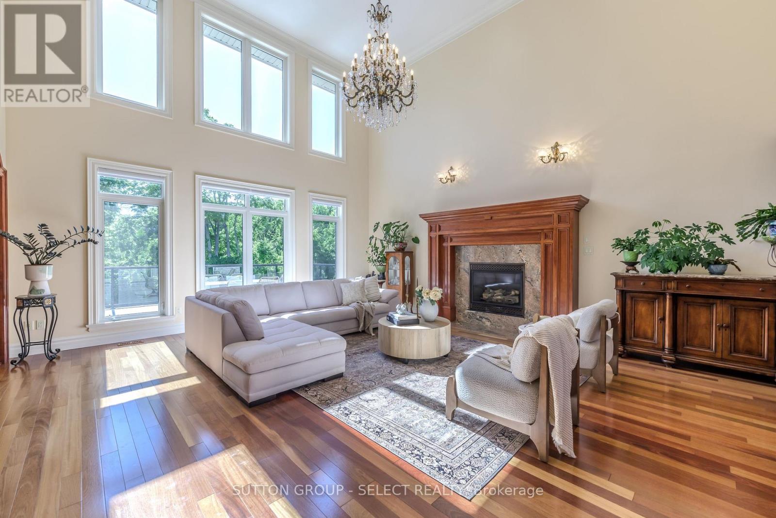 2142 Valleyrun Boulevard, London North, Ontario  N6G 5M7 - Photo 4 - X12393746