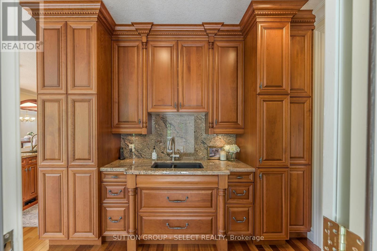 2142 Valleyrun Boulevard, London North, Ontario  N6G 5M7 - Photo 24 - X12393746