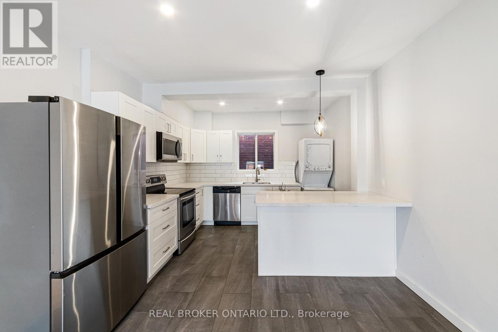 208 Mary Street, Hamilton, Ontario  L8L 4V8 - Photo 12 - X12613540