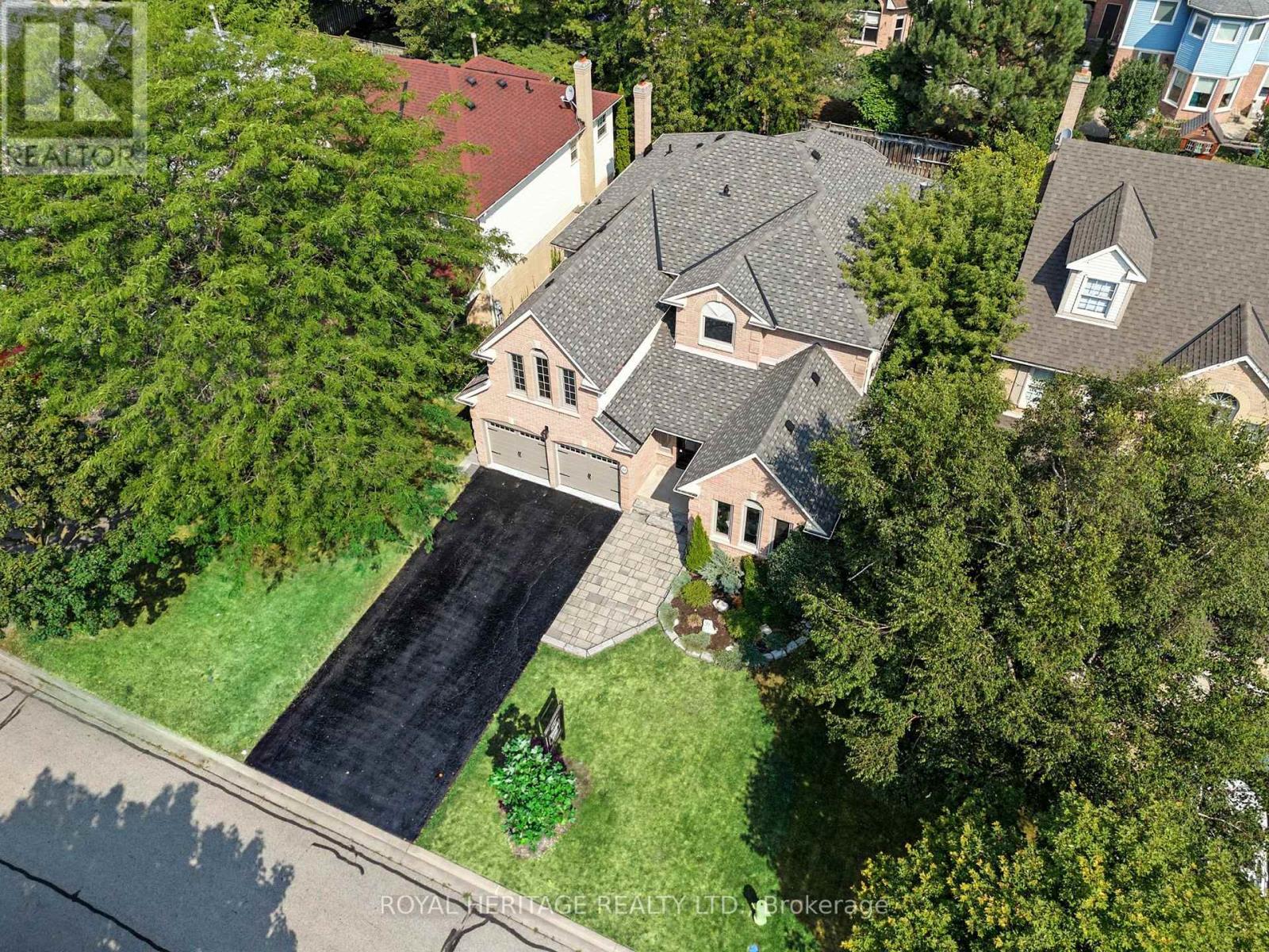 14 Balsdon Crescent, Whitby, Ontario  L1P 1L5 - Photo 5 - E12613618