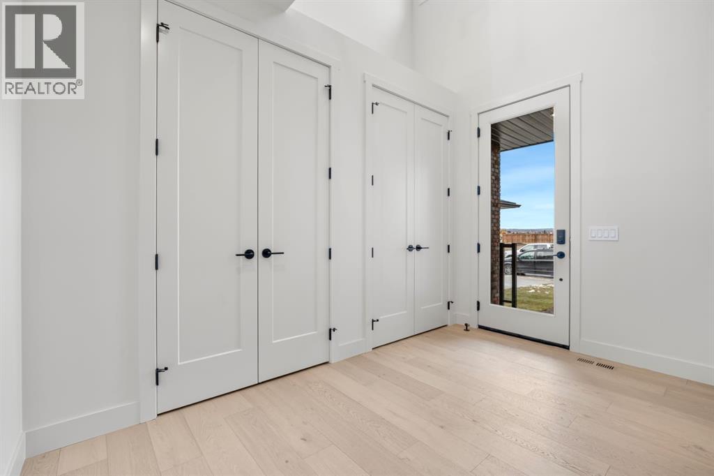 30 Greenwich Row Nw, Calgary, Alberta  T3B 6P4 - Photo 4 - A2252691