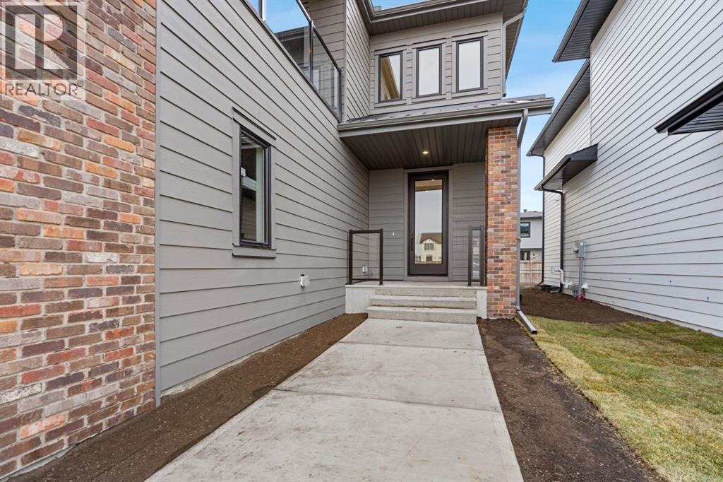 30 Greenwich Row Nw, Calgary, Alberta  T3B 6P4 - Photo 3 - A2252691