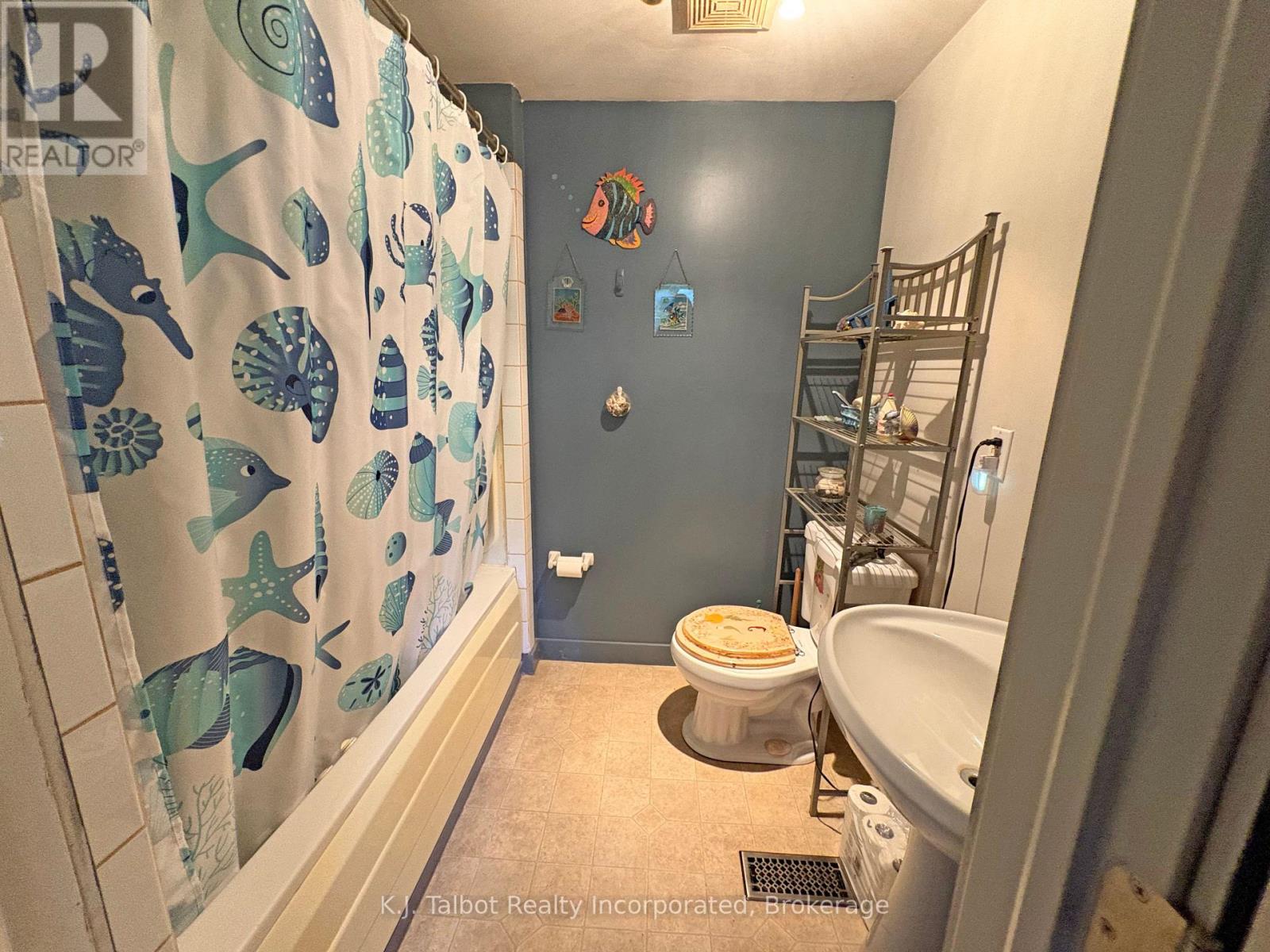 82044 Bluewater Highway, Ashfield-Colborne-Wawanosh (Colborne), Ontario  N7A 3Y2 - Photo 11 - X12613660