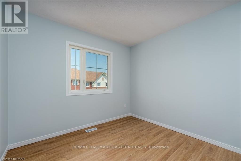 801 - 246 Spillsbury Drive, Peterborough West, Ontario  K9K 0A1 - Photo 5 - X12613662