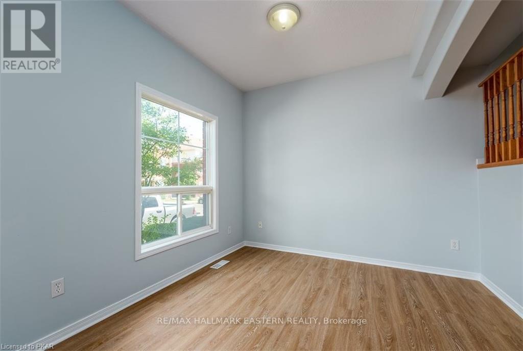 801 - 246 Spillsbury Drive, Peterborough West, Ontario  K9K 0A1 - Photo 7 - X12613662