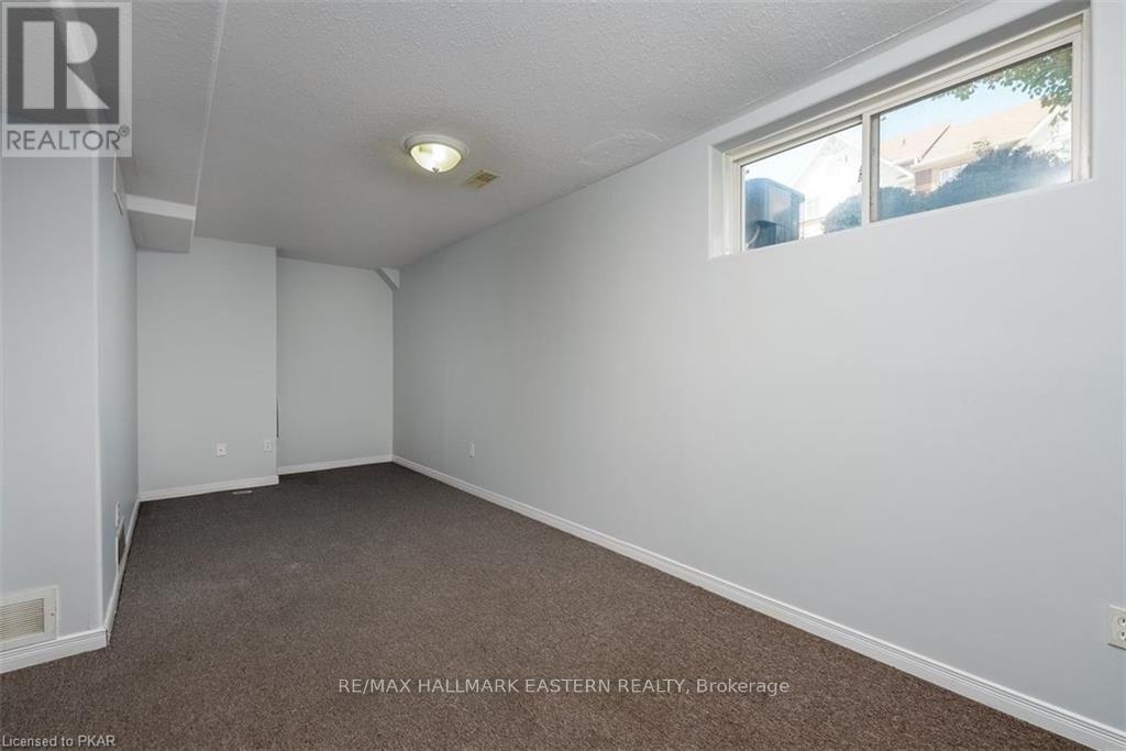 801 - 246 Spillsbury Drive, Peterborough West, Ontario  K9K 0A1 - Photo 9 - X12613662