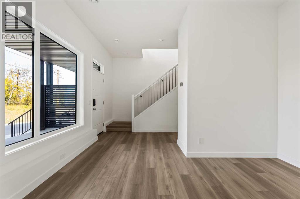 2507 Sovereign Crescent Sw, Calgary, Alberta  T3C 3Y3 - Photo 4 - A2271094