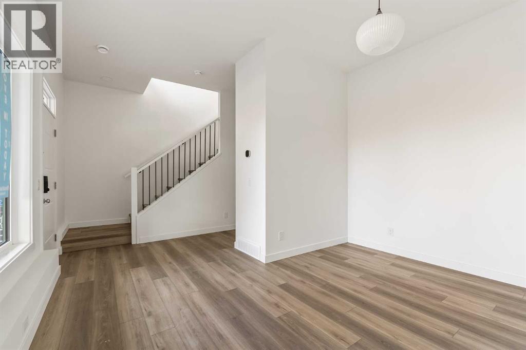 2507 Sovereign Crescent Sw, Calgary, Alberta  T3C 3Y3 - Photo 3 - A2271094