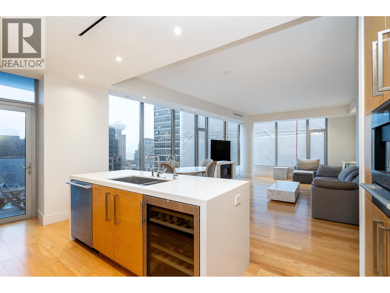 1803 667 Howe Street, Vancouver, British Columbia  V6C 0B5 - Photo 3 - R3070274