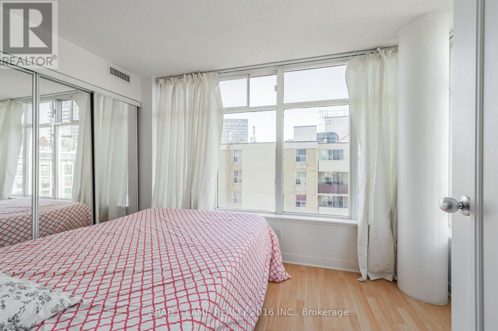 1122 - 650 Queens Quay W, Toronto, Ontario  M3V 3N2 - Photo 13 - C12613596