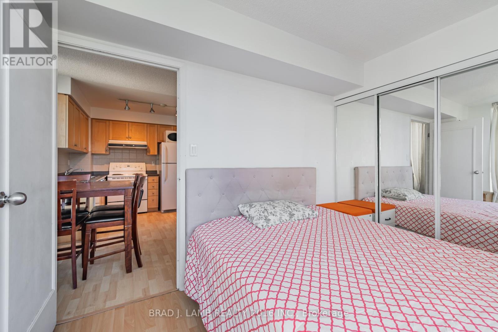 1122 - 650 Queens Quay W, Toronto, Ontario  M3V 3N2 - Photo 14 - C12613596
